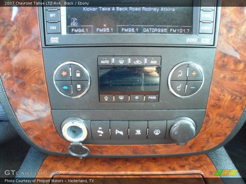 Black / Ebony 2007 Chevrolet Tahoe LTZ 4x4