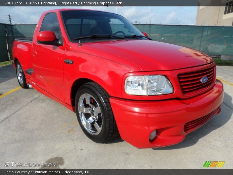 Front 3/4 View of 2001 F150 SVT Lightning