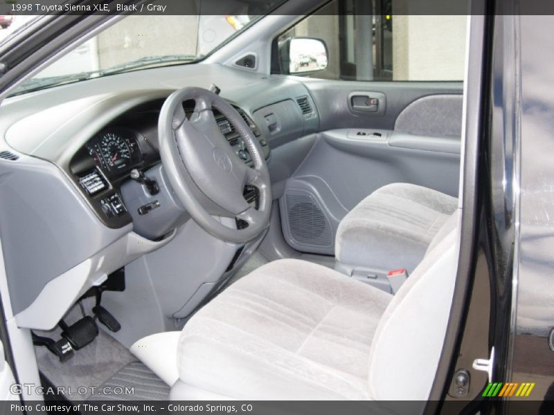 Black / Gray 1998 Toyota Sienna XLE