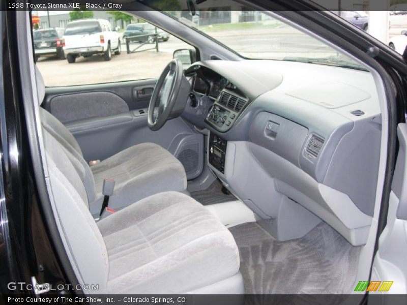 Black / Gray 1998 Toyota Sienna XLE