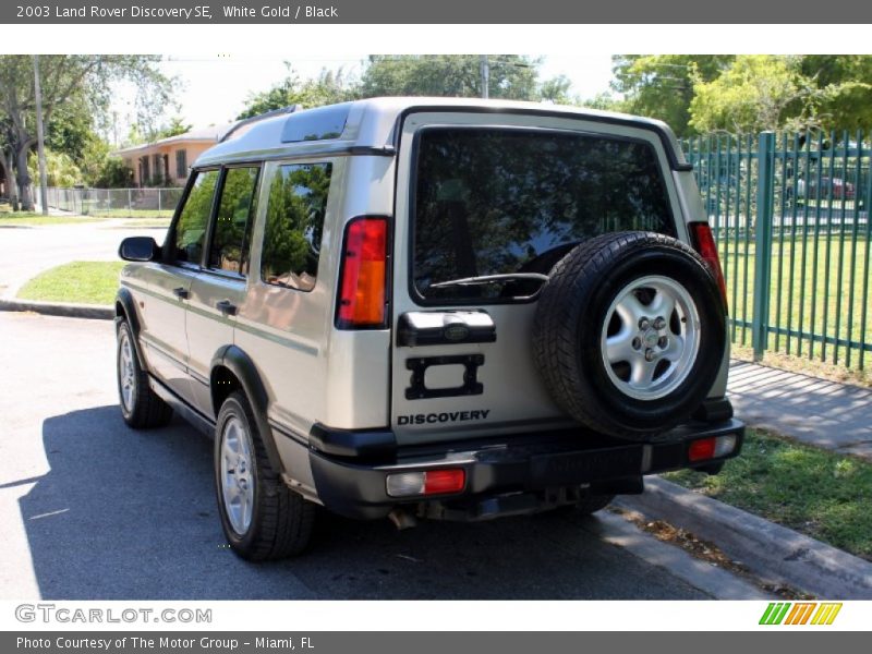 White Gold / Black 2003 Land Rover Discovery SE