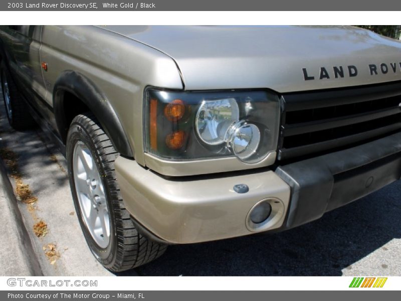 White Gold / Black 2003 Land Rover Discovery SE