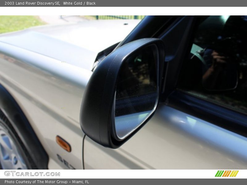 White Gold / Black 2003 Land Rover Discovery SE