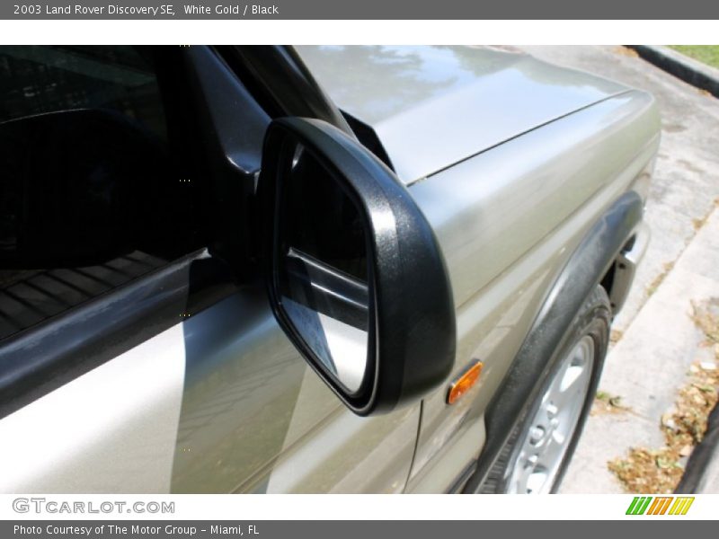 White Gold / Black 2003 Land Rover Discovery SE