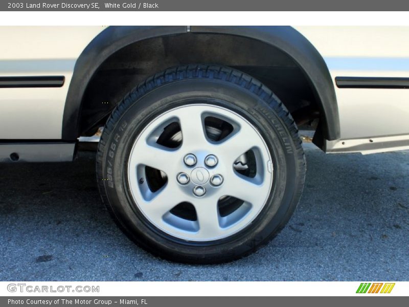 White Gold / Black 2003 Land Rover Discovery SE