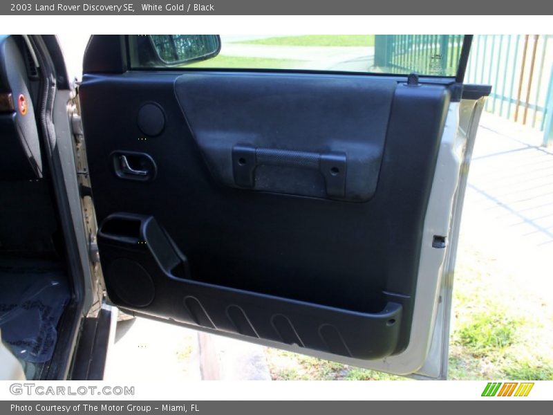 White Gold / Black 2003 Land Rover Discovery SE
