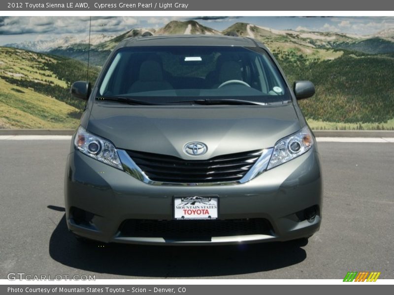 Cypress Green Pearl / Light Gray 2012 Toyota Sienna LE AWD