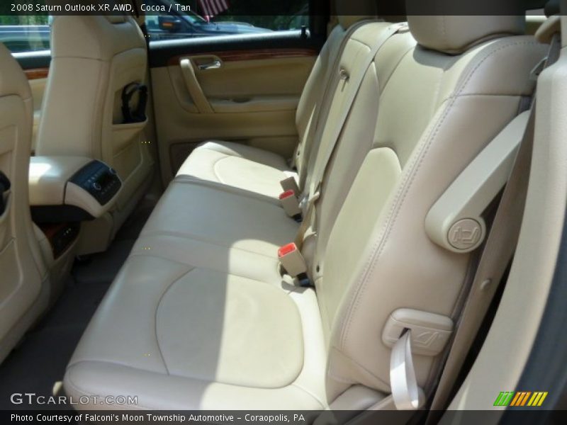 Cocoa / Tan 2008 Saturn Outlook XR AWD