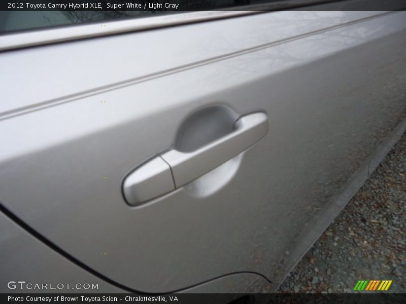 Super White / Light Gray 2012 Toyota Camry Hybrid XLE