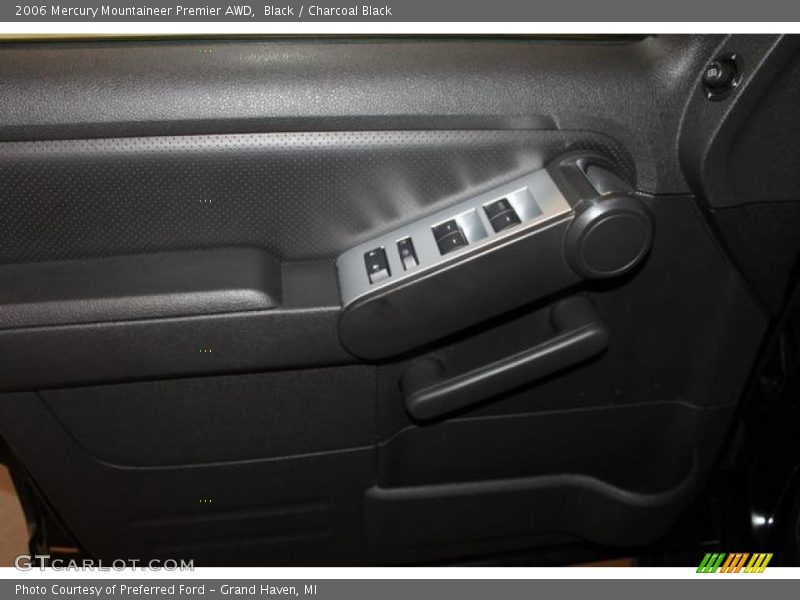 Black / Charcoal Black 2006 Mercury Mountaineer Premier AWD
