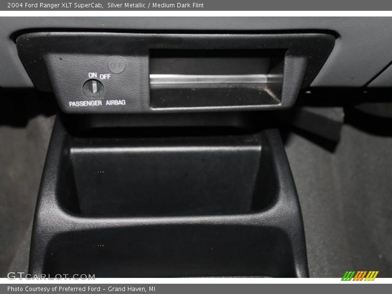 Silver Metallic / Medium Dark Flint 2004 Ford Ranger XLT SuperCab