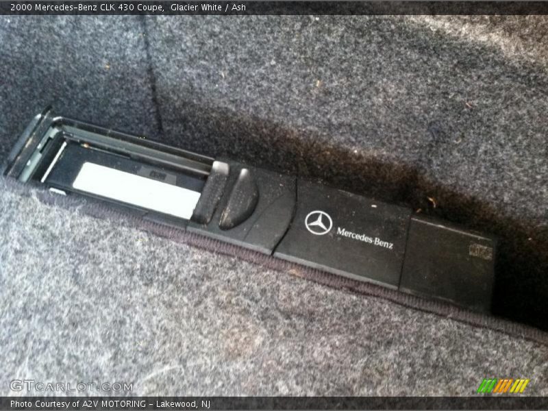Glacier White / Ash 2000 Mercedes-Benz CLK 430 Coupe