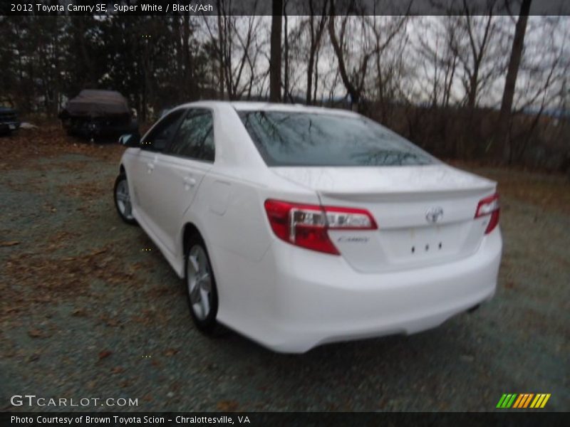 Super White / Black/Ash 2012 Toyota Camry SE