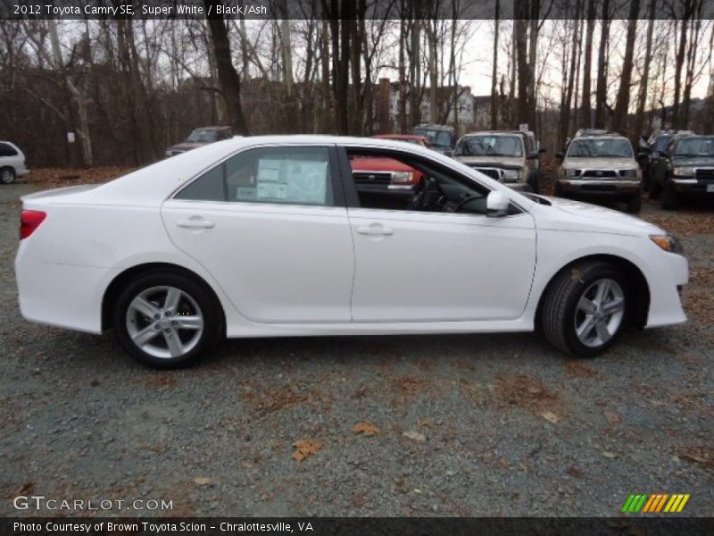 Super White / Black/Ash 2012 Toyota Camry SE