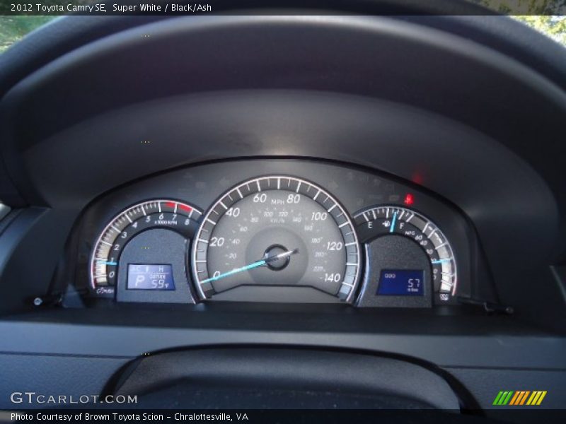 Super White / Black/Ash 2012 Toyota Camry SE