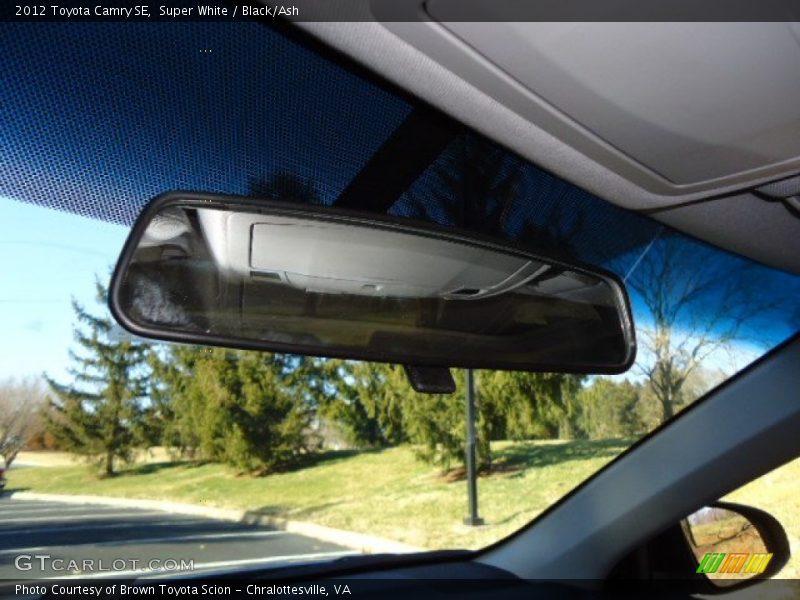 Super White / Black/Ash 2012 Toyota Camry SE