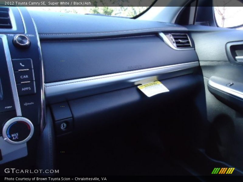 Super White / Black/Ash 2012 Toyota Camry SE