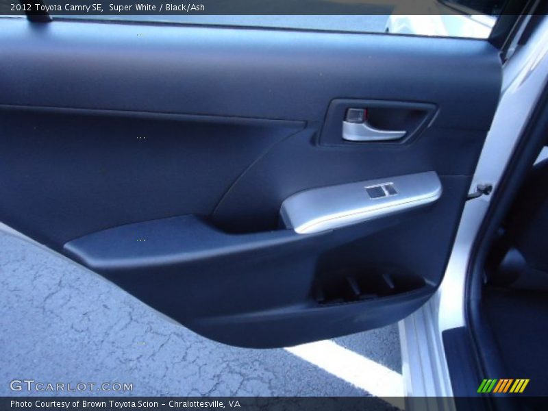 Super White / Black/Ash 2012 Toyota Camry SE