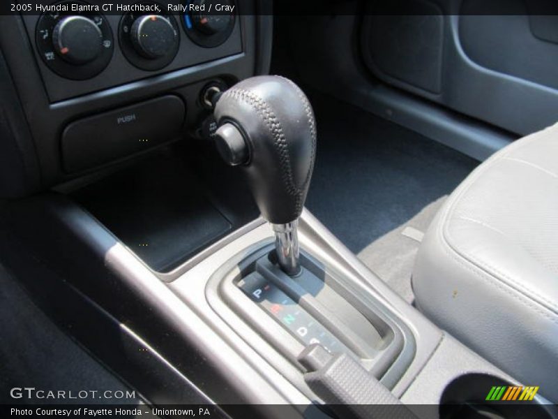 Rally Red / Gray 2005 Hyundai Elantra GT Hatchback