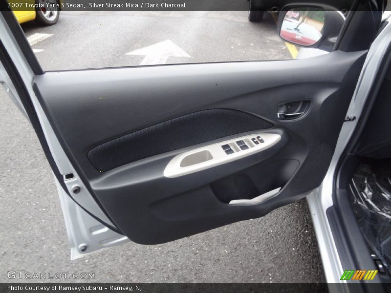 Silver Streak Mica / Dark Charcoal 2007 Toyota Yaris S Sedan