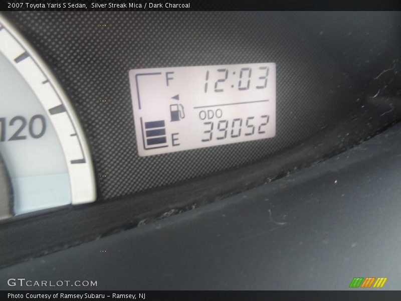 Silver Streak Mica / Dark Charcoal 2007 Toyota Yaris S Sedan