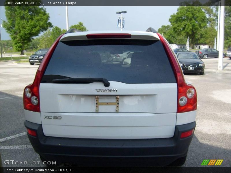 Ice White / Taupe 2006 Volvo XC90 2.5T