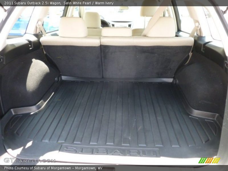 Satin White Pearl / Warm Ivory 2011 Subaru Outback 2.5i Wagon
