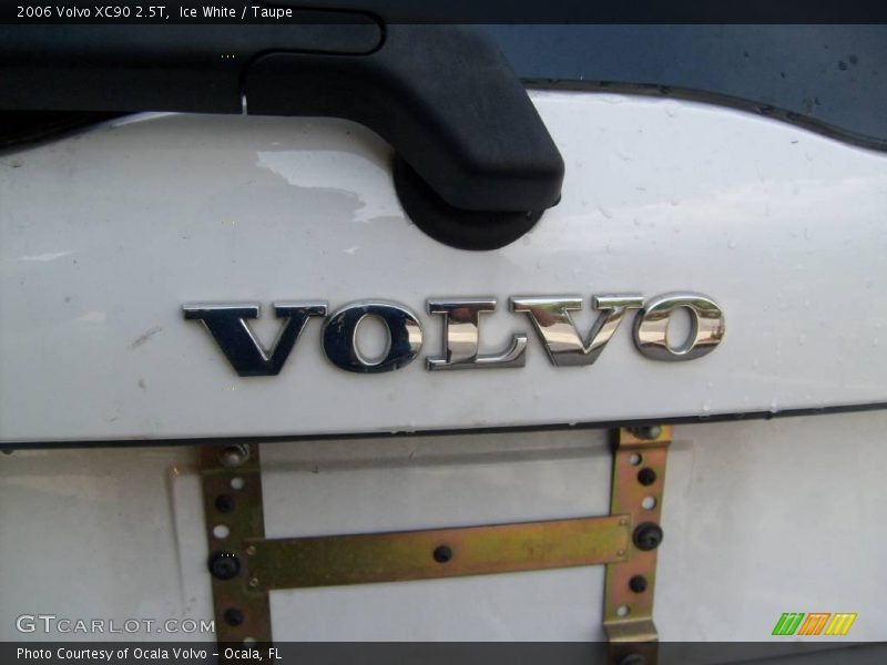 Ice White / Taupe 2006 Volvo XC90 2.5T