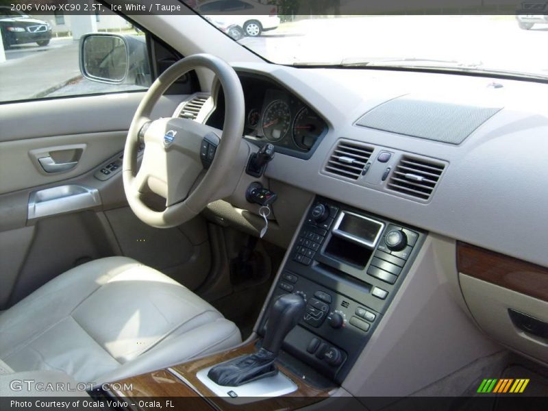 Ice White / Taupe 2006 Volvo XC90 2.5T