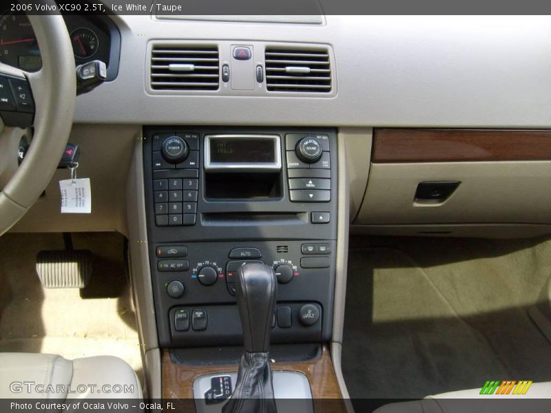 Ice White / Taupe 2006 Volvo XC90 2.5T