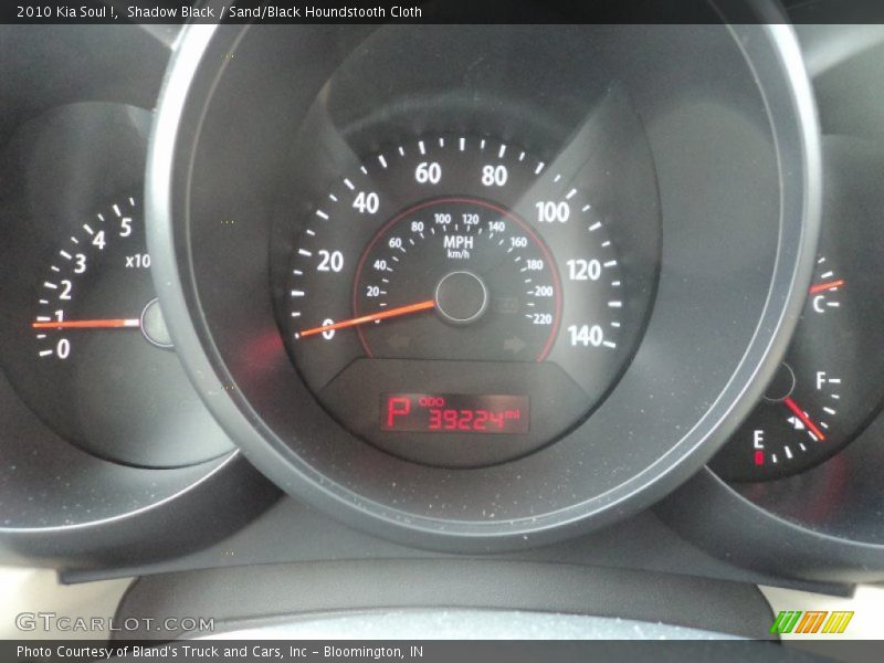 Shadow Black / Sand/Black Houndstooth Cloth 2010 Kia Soul !