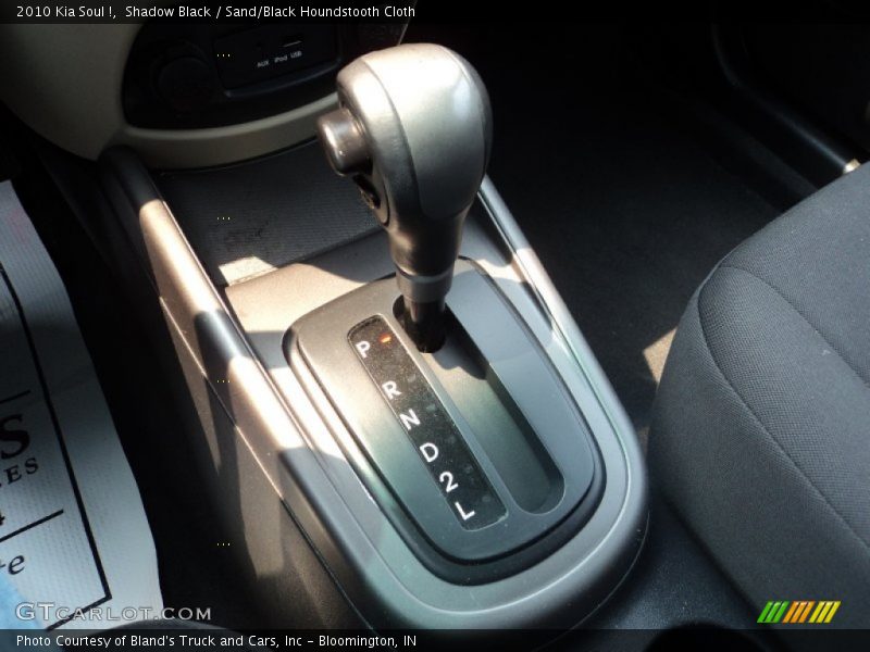 Shadow Black / Sand/Black Houndstooth Cloth 2010 Kia Soul !