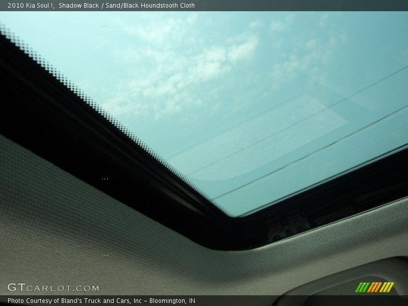 Shadow Black / Sand/Black Houndstooth Cloth 2010 Kia Soul !