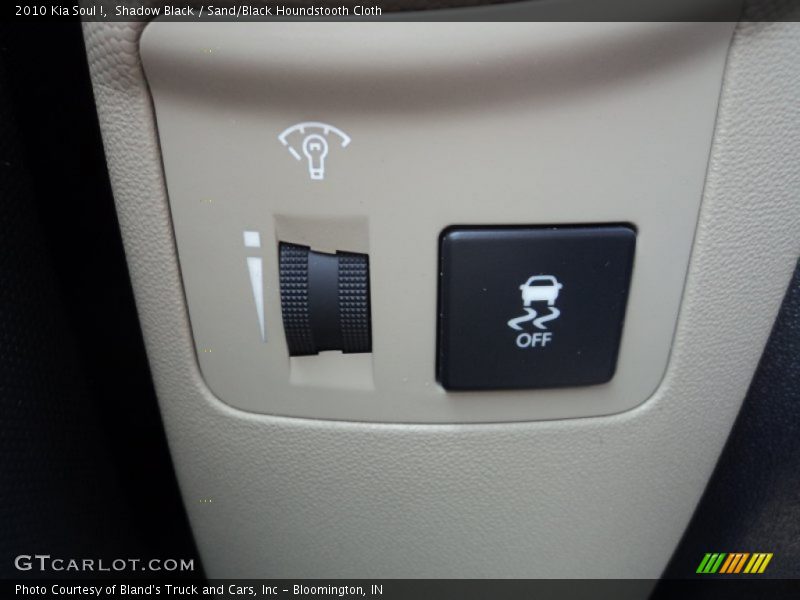 Shadow Black / Sand/Black Houndstooth Cloth 2010 Kia Soul !