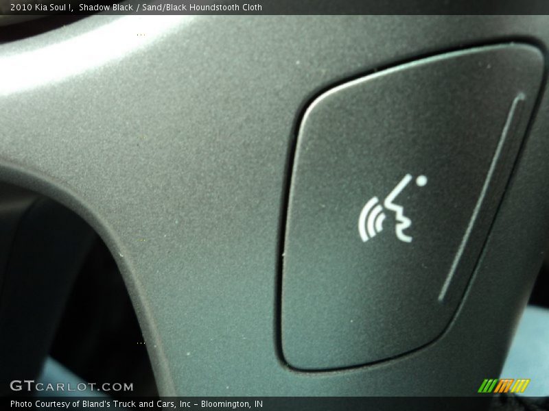 Shadow Black / Sand/Black Houndstooth Cloth 2010 Kia Soul !