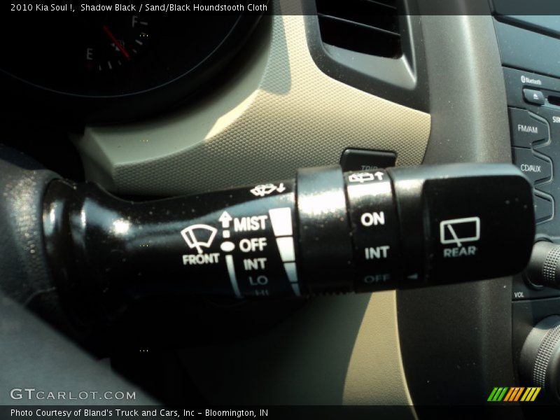 Shadow Black / Sand/Black Houndstooth Cloth 2010 Kia Soul !