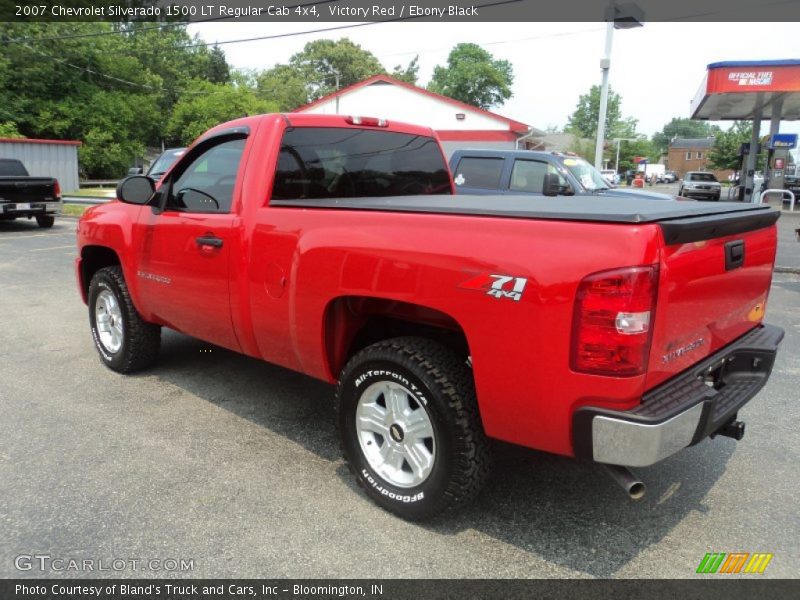 Victory Red / Ebony Black 2007 Chevrolet Silverado 1500 LT Regular Cab 4x4
