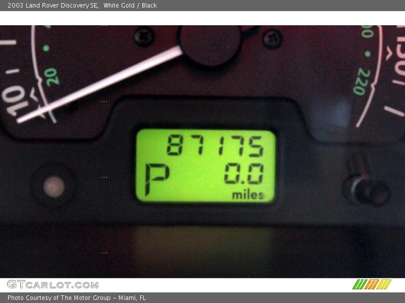 White Gold / Black 2003 Land Rover Discovery SE
