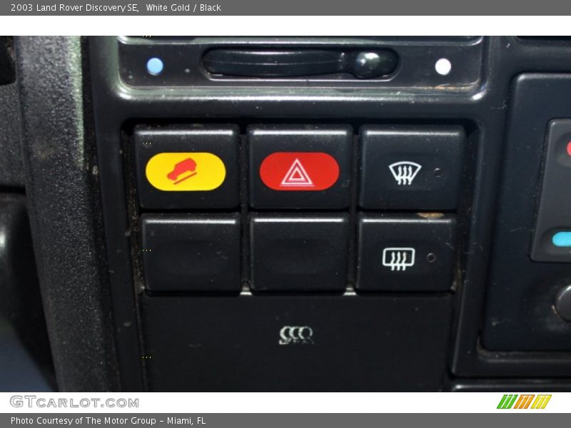 White Gold / Black 2003 Land Rover Discovery SE