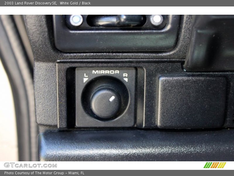 White Gold / Black 2003 Land Rover Discovery SE