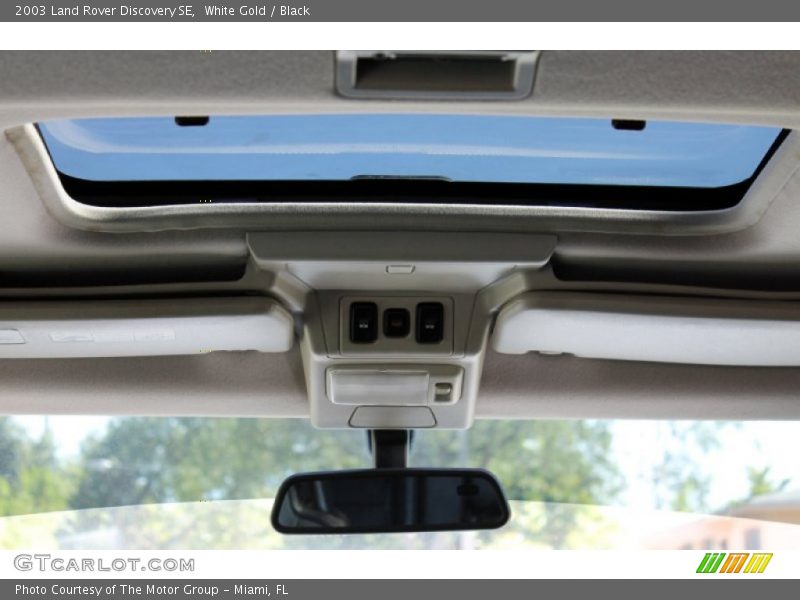 White Gold / Black 2003 Land Rover Discovery SE