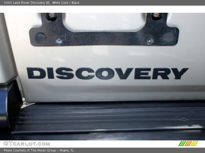 White Gold / Black 2003 Land Rover Discovery SE