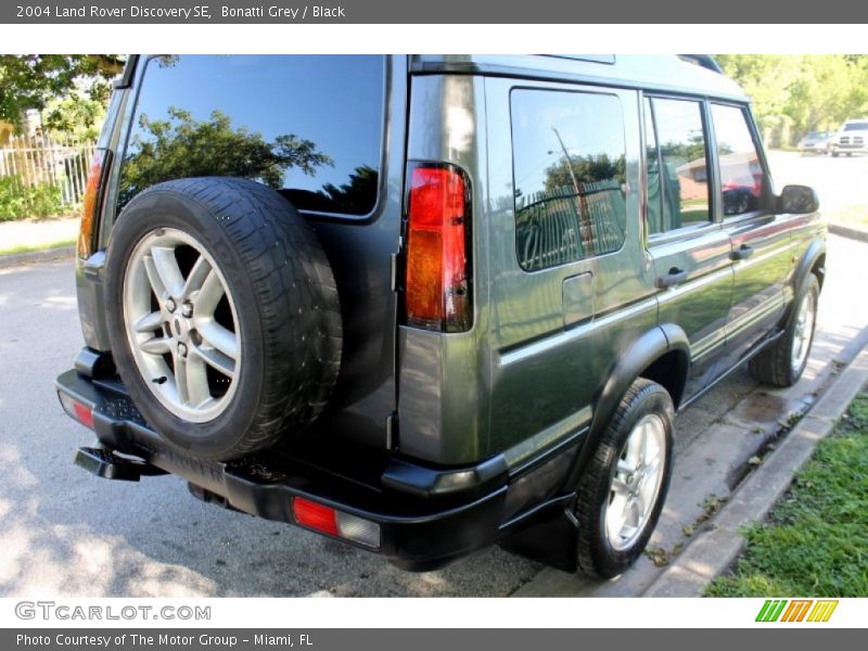 Bonatti Grey / Black 2004 Land Rover Discovery SE