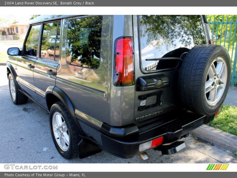 Bonatti Grey / Black 2004 Land Rover Discovery SE