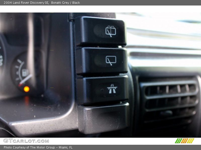 Bonatti Grey / Black 2004 Land Rover Discovery SE