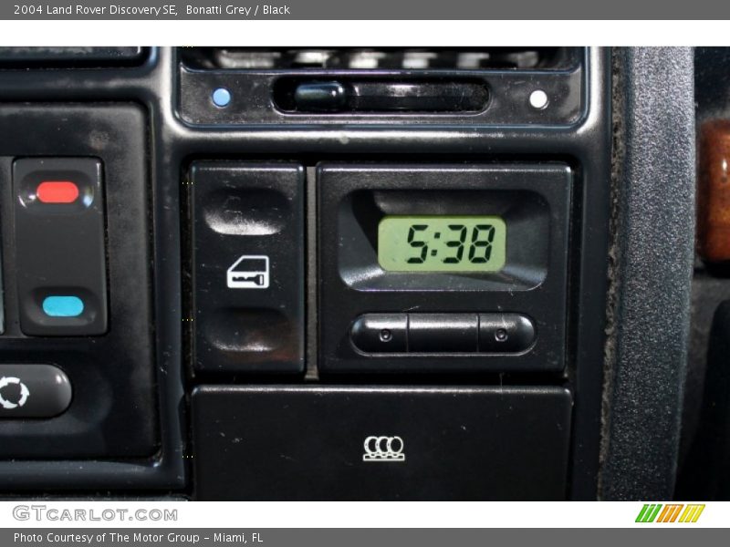 Bonatti Grey / Black 2004 Land Rover Discovery SE