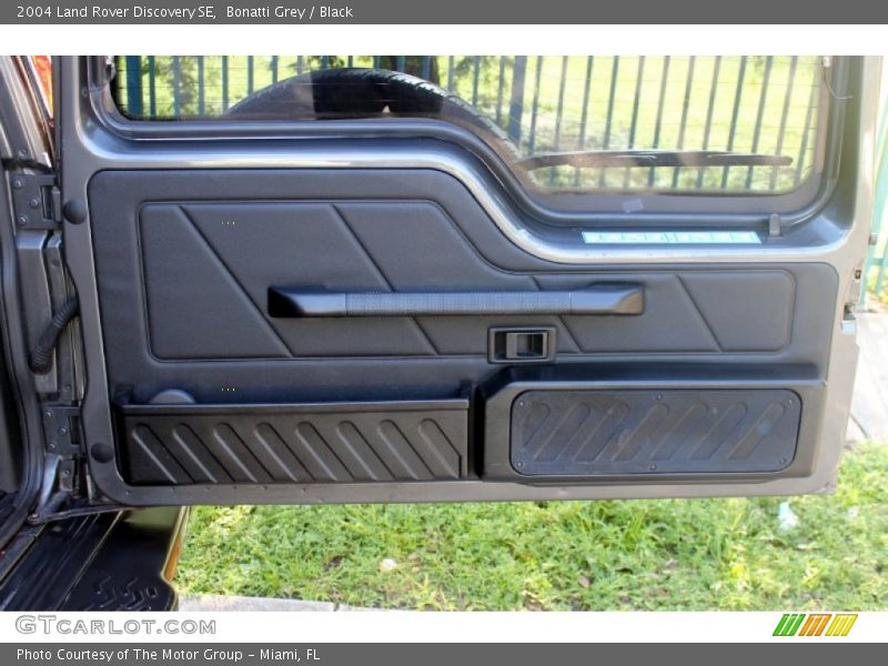 Bonatti Grey / Black 2004 Land Rover Discovery SE