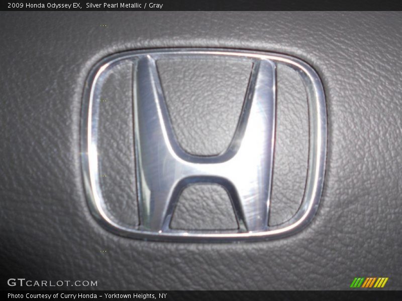 Silver Pearl Metallic / Gray 2009 Honda Odyssey EX