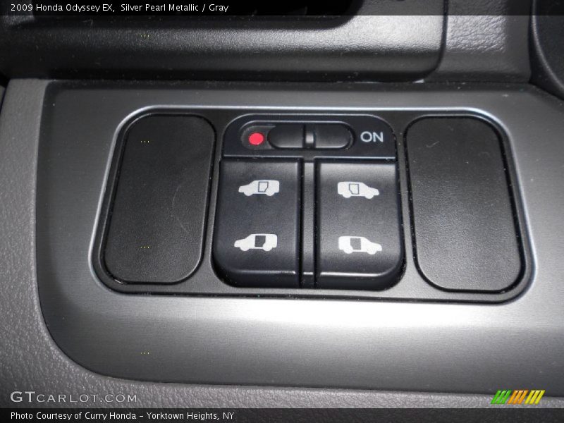 Silver Pearl Metallic / Gray 2009 Honda Odyssey EX