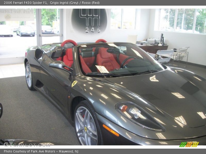 Grigio Ingrid (Grey) / Rosso (Red) 2006 Ferrari F430 Spider F1